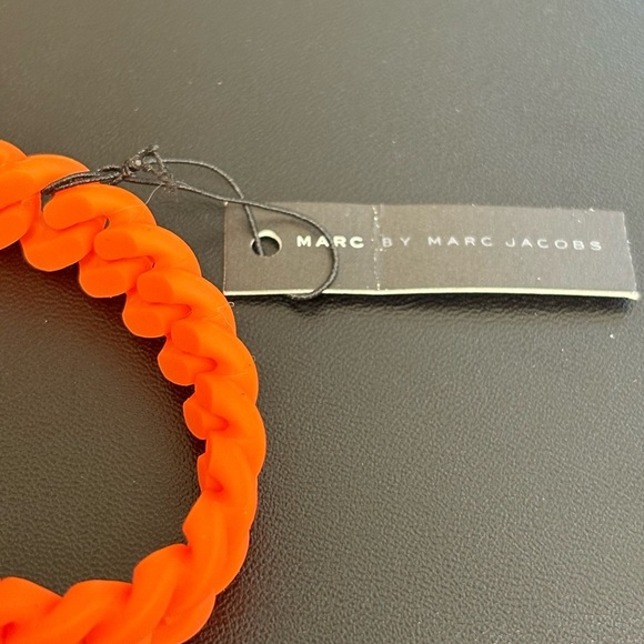 Marc By Marc Jacobs Braided Silicone Rubber Bracelet in Orange. NWT - Picture 3 of 6